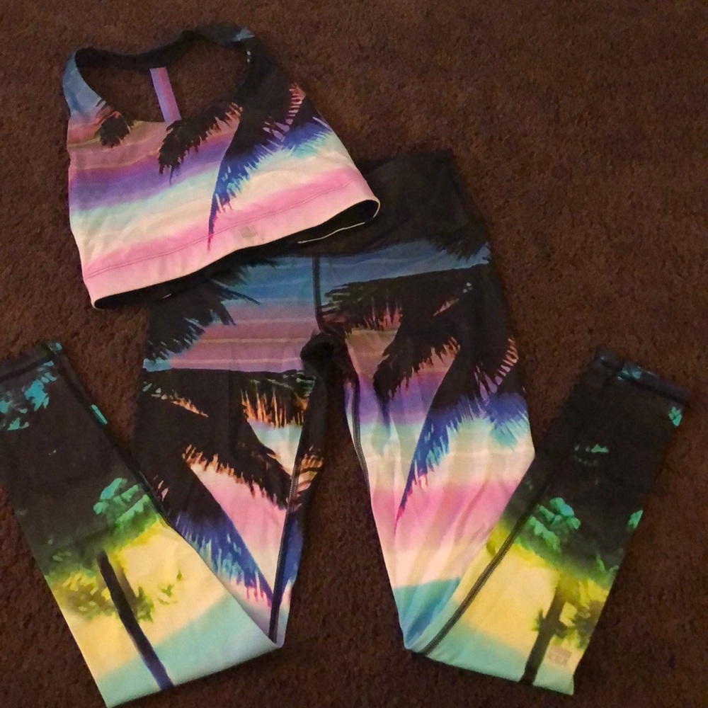 Sports bra and legging set **VICTORIA’S SECRET**